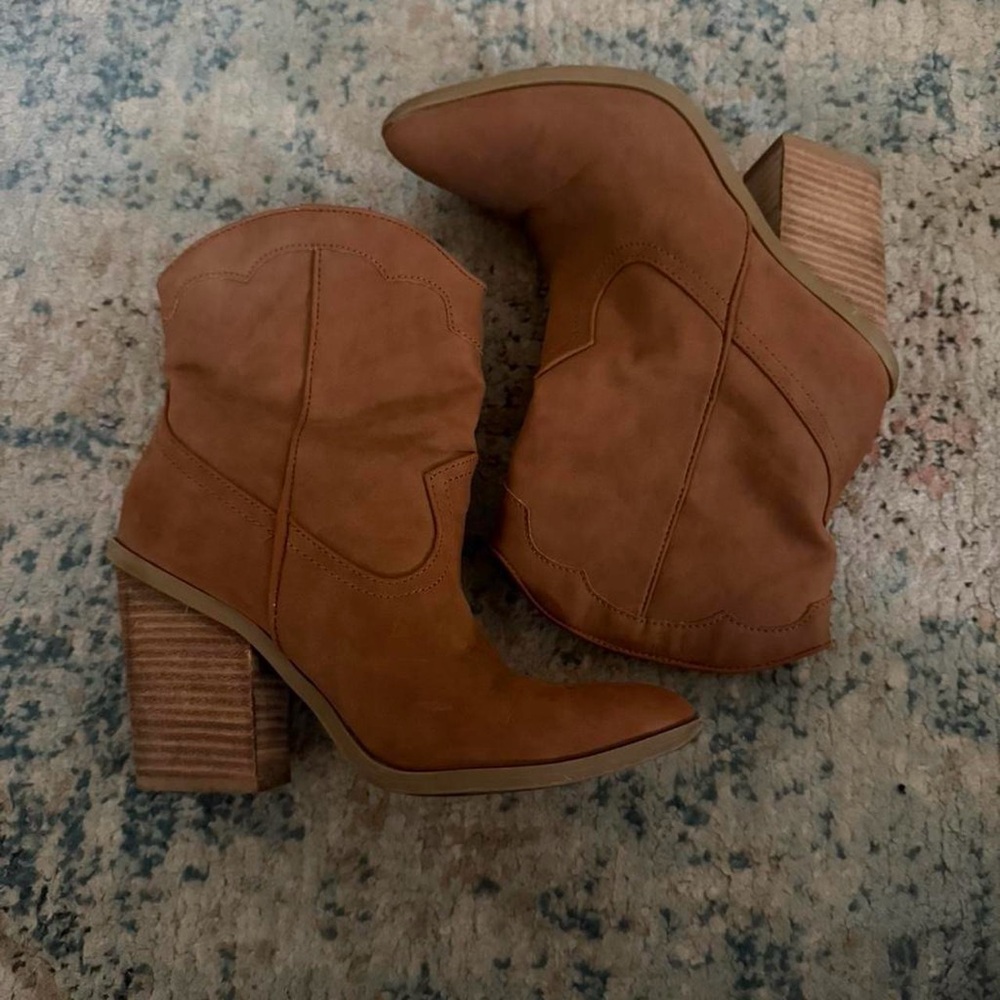 Dolce Vita Tan Heeled Boots